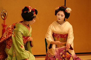 300px-Geisha_dance