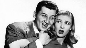 veronica-lake-is-creeped-out1