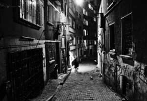 480x330-Scary-Alley-Person_0