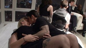 abc_ntl_swingers_120521_wg