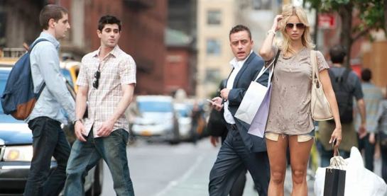 men-attracted-to-her